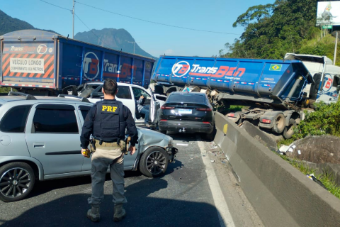 RODOVIAS FEDERAIS APRESENTARAM ALTOS ÍNDICES DE ACIDENTES EM 2024 NO PR